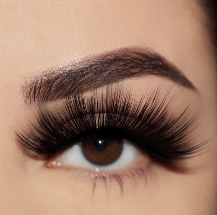 Iconic Silk Fake Long Eyelashes – Missfabulashes