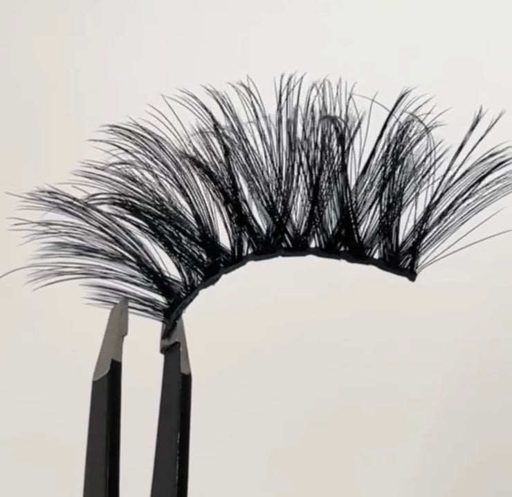  Bombshell Buy Long Classic Lash Extensions – Missfabulashes